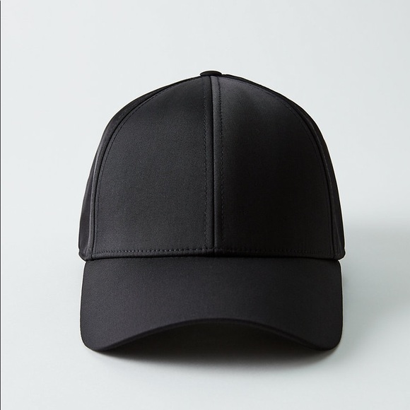Aritzia Accessories - Aritzia Classic Baseball Hat